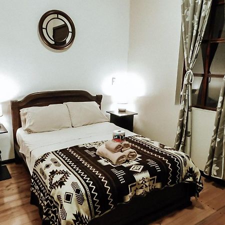 Hotel En El Centro Historico Куэнка Экстерьер фото